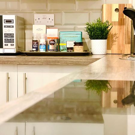 Enchanting One Bed Flat With Free Parking ヘンドン エクステリア 写真