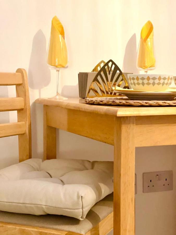 Enchanting One Bed Flat With Free Parking ヘンドン エクステリア 写真