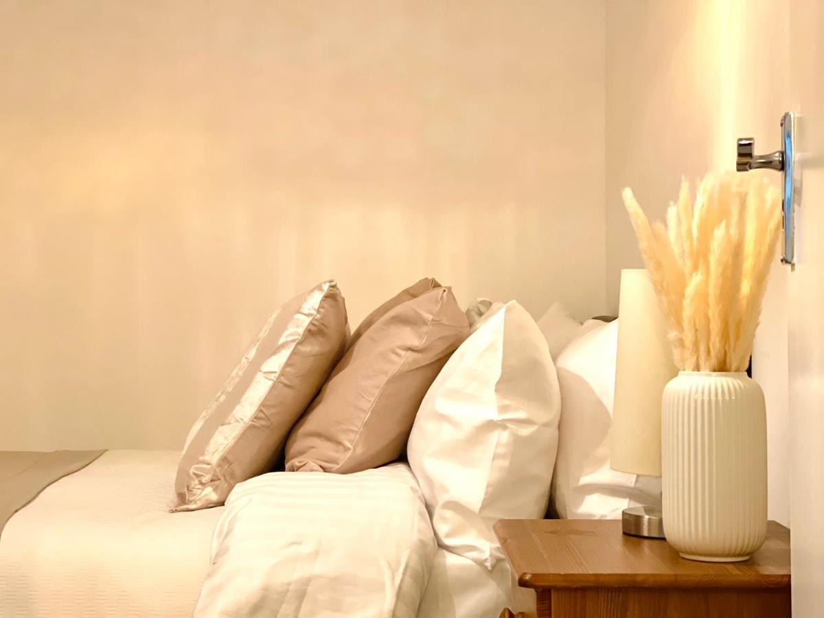 Enchanting One Bed Flat With Free Parking ヘンドン エクステリア 写真